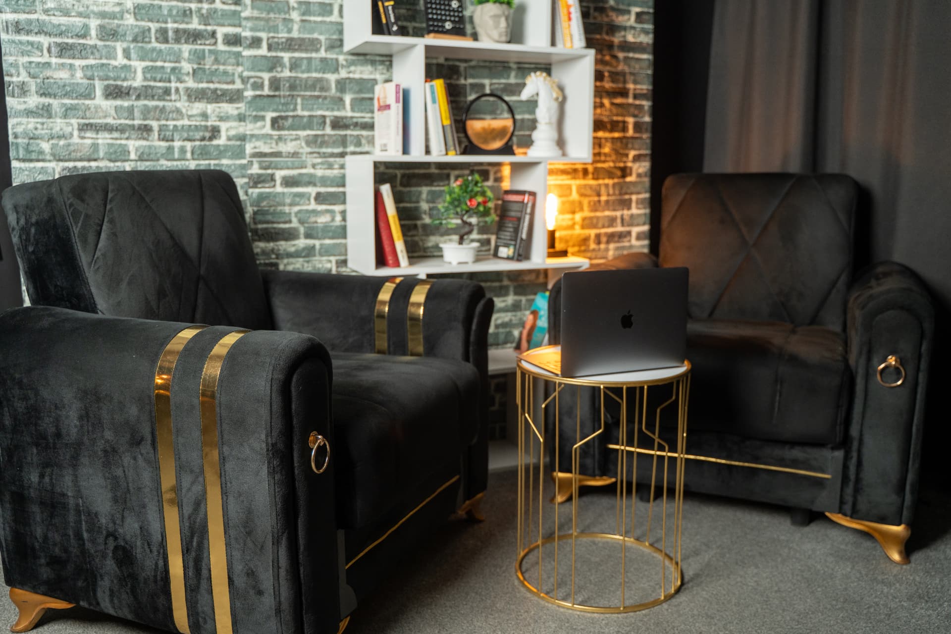 Сет в Late Night Studio 5